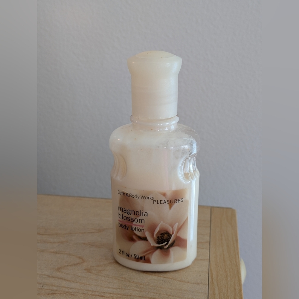 Retired Bath and Body Works Magnolia Blossom lotion Travel size 2 oz